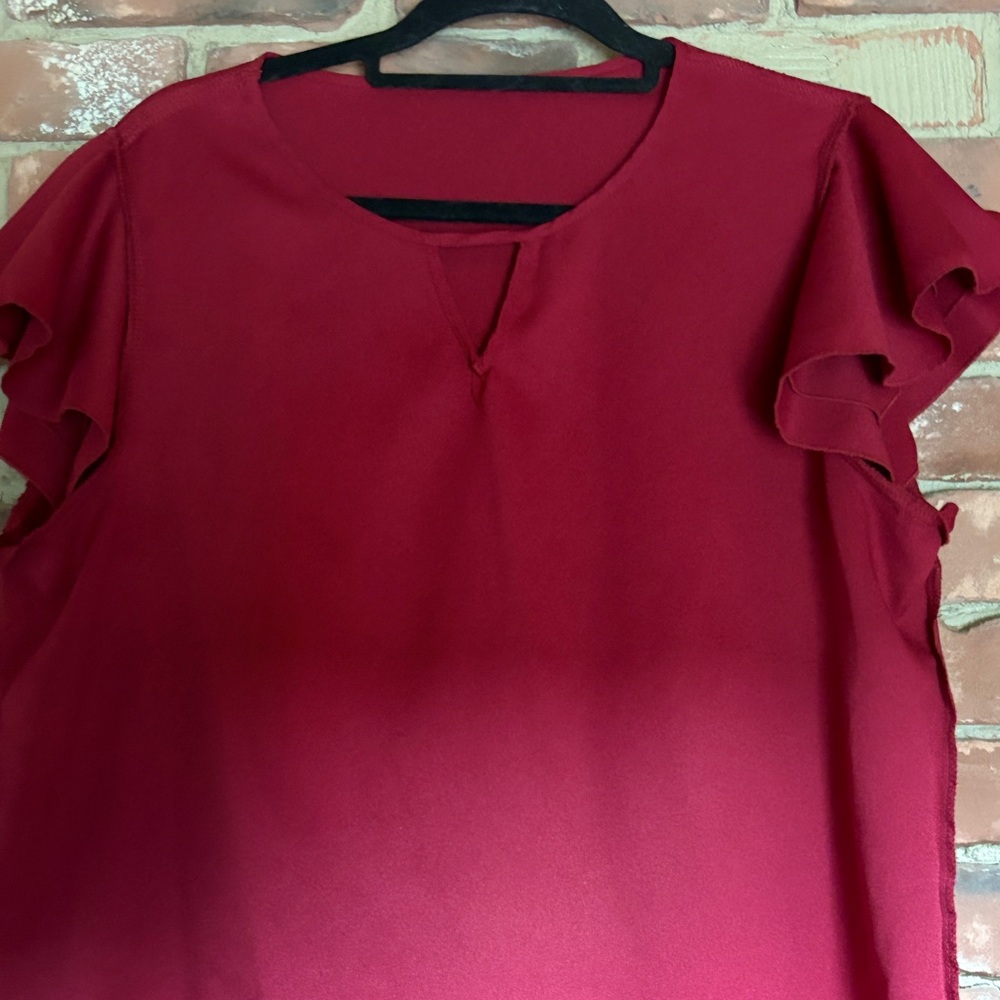 1X Res SHEIN Blouse with key gold detail